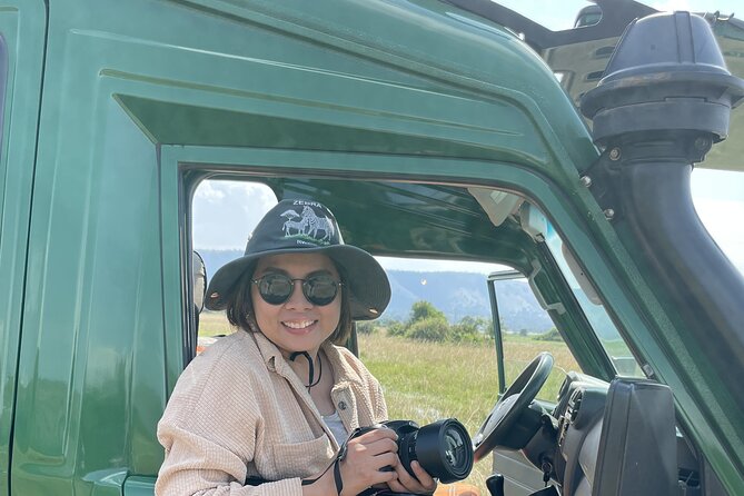 1 Day Guided Gorilla Trekking Safari Experience in Rwanda - One hour with the gorilla family
