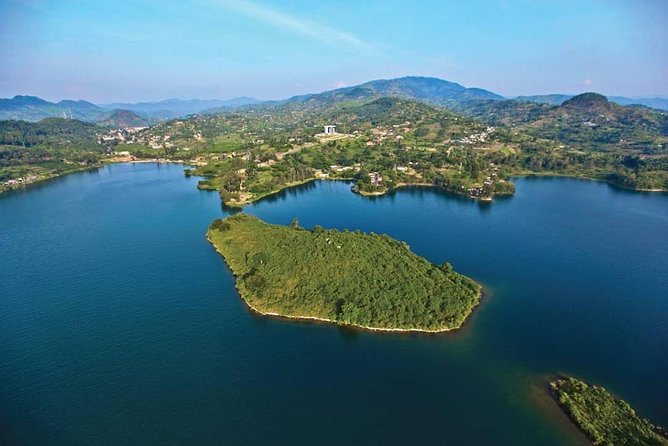 1-Day Lake Kivu Karongi Boat Cruise & Coffee farming with Lunch - What the guide and group size mean