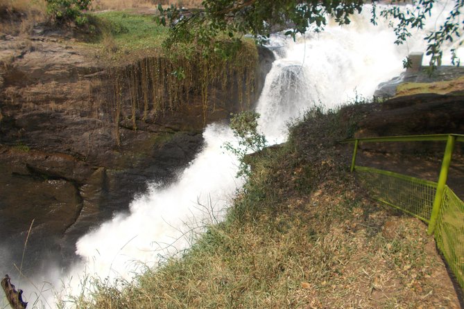 2 Days Murchison Falls Big 5 Savannah wildlife safari - The long approach through Uganda’s woodlands and savannah