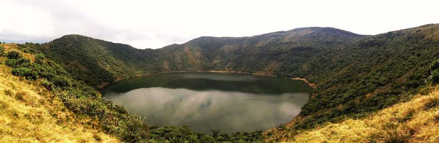From Kigali: Bisoke Summit Trek, Crater Lake 1 Day Safari - Kinigi briefing and the road to Bisoke