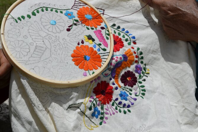 Kigali: Choose Your Traditional Craft Experiences - Painting your impressions on canvas