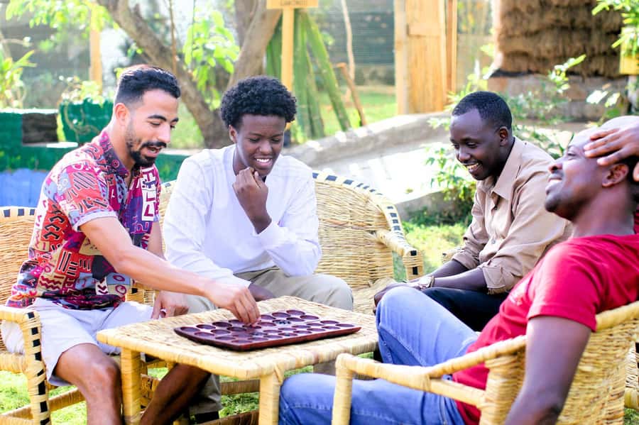 Kigali: Learn Rwandan Table Game (IGISORO) with a Local - Playing your first match