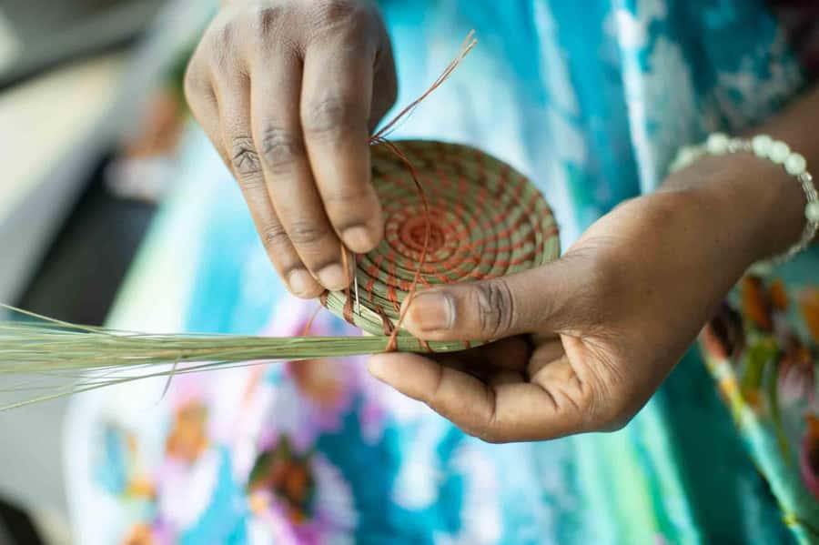 Kigali: Traditional Basket Weaving in a Garden - The people who make the class special