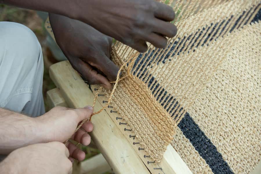 Kigali: Traditional Carpet Weaving (Ikirago) + amazing views - How the activity compares with a standard souvenir stop